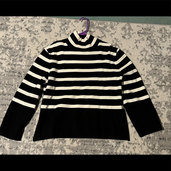 H&M Sweater - Picture 1 of 2